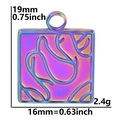 Pendente quadrato in acciaio inossidabile iridato con rilievo a rosa e dimensioni 19x16mm - Ciondolo / Arcobaleno
