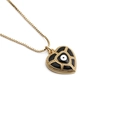 Detail der goldenen Herz-Halskette mit schwarzem Emaille-Auge und Box-Kette - Schwarzes Emaille Herz Böser Blick