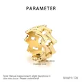 Dettaglio dell'anello a osso traforato in acciaio inossidabile dorato da 14mm con misure - US 9 / Oro
