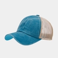 Detalle de gorra vintage azul lavado con malla transpirable caqui y costuras reforzadas - Ajustable / Azul lago