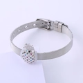 Pulsera de malla plateada con deslizador de piña de gemas coloridas y cierre de hebilla - Color Acero