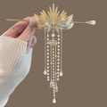 Épingle à cheveux papillon dorée avec glands en perles et strass dans un style vintage chic - Épingle à Cheveux Gland Couronne de Phénix (12)