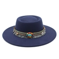 Détail du ruban ethnique avec perles colorées, franges et pierre turquoise sur chapeau - M (56-58cm) / Bleu marine