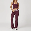 Paarse yoga-set met gekruiste taille, witte biesjes en uitlopende broek - 8843 Vest + 8843 Flared Broek - Donkerpaarsrood / S