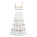 Set bohémien bianco con gonna lunga a balze e top corto con nappe per la spiaggia - S / Bianco