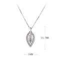 Detalle del colgante de hoja en plata S925 con circonitas cúbicas brillantes - Plata 925 / Plata 925 chapada en oro blanco