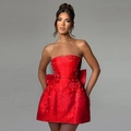 Mini robe bustier rouge élégante en jacquard avec un grand nœud décoratif dans le dos - M / Rouge