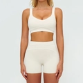 Ensemble de yoga blanc crème pour femmes avec soutien-gorge de sport et short à taille haute - S / Haut Et Bas / Soutien-gorge + Short / Abricot Avoine