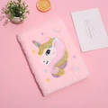 Dettaglio del taccuino in peluche rosa con ricamo di unicorno raffinato sulla copertina - 14.5*21CM / Rosa