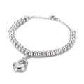 Poliertes Silber-Perlenarmband mit minimalistischem Herzschloss-Anhänger auf weißem Hintergrund - Stahl (KB157222-Z)