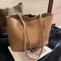 Braune Tote Bag aus Leder mit Lychee-Muster, langen Trageriemen und großem Innenraum - Khaki