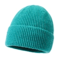 Bonnet en maille bleu sarcelle avec texture côtelée verticale chaude et style minimaliste - Vert clair