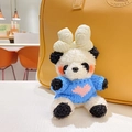 Porte-clés panda en peluche avec un pull bleu tricoté et un nœud de couleur crème - Bleu