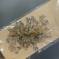 Pettine per capelli da sposa dorato con design a fiori e cristalli su cartoncino - Fermaglio per capelli / KC Oro Lucido