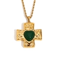 Collar cruz martillada dorada con piedra de corazón verde y cadena de cuerda - Cruz de Ágata Verde con Corazón Martillado / Dorado-Ágata Verde