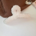 Cross-shaped cloud plush hair claw clip in white faux fur for cozy autumn winter style - White (24#)