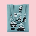 Blaue Stricktasche mit niedlichen Pandamustern und Panda Yum Typografie-Design - Fünf Bären Blau