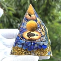 Pyramide d'énergie orgone avec lapis-lazuli bleu, feuille d'or et sphère d'oeil de tigre - Style 59