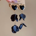 Elegant black and gold heart-shaped petal tassel earrings with long chains and vintage style - Silver Needle Heart Petal Style / Black