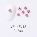 Detail von 3,5mm rosa Klee-Nagelsteinen und Applikatorspitze auf weißem Hintergrund - Zartrosa (AM43) / 3.5mm