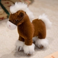Pony di peluche marrone con criniera e coda bianche soffici in posizione eretta - Mocha