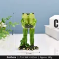 Green resin hugging frog figurines, 13cm height handcrafted yoga animal decor ornament - Heart-Shaped Couple Frogs