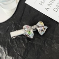Barrette à cheveux nœud argenté avec pierres en zircon colorées et design cœur irrégulier - 3130-Nœud Argenté + Pierres Précieuses Multicolores