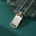 Zweifarbiger rechteckiger Anhänger aus Titanstahl mit Zirkonia-Besatz und Box-Kette - Mit Perlenkette / Gold