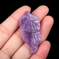 Handgeschnitztes Amethystblatt-Anhänger mit natürlicher Textur für DIY-Schmuck - Amethyst