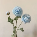 Artificial Persian Buttercup with blue petals and 3 heads for elegant home decoration - Light Blue