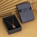 Collana con cristallo viola e catena dorata in confezione regalo nera con fiocco - 6.5*8.5cm / Nero