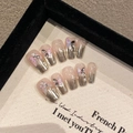 Uñas postizas de espejo plateado con mariposa 3D, pedrería y perlas en base rosa - Extra Pequeño (XS) / Espejo Plateado Mariposa Ataúd Corto (2100)