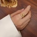 Luxe 18k vergulde titaniumstalen slangenring met groene edelstenen ogen voor dames - US 7 / Goud
