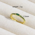 Detailed macro view of 18K gold plated ring with emerald zircon and 2g weight mark - Rectangular Green Gemstone Band (款式12)