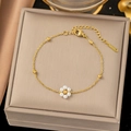 Single Pearl Flower Bracelet Gold
