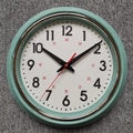 12-Zoll mintgrüne leise Wanduhr mit Retro-Finish und großen schwarzen Ziffern - Minzgrün
