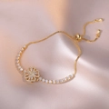 Golden clover bracelet with white zircon stones and adjustable drawstring chain - Heart Bracelet (TS0198) / Gold