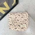 Gesteppte beige Segeltuchtasche mit lila Blumenmuster und Markenlogo-Etikett - Milan Kosmetiktasche (Aufbewahrungstasche) / Creme Violett Floral