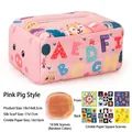 Scatola di fazzoletti peluche maialino rosa con sciarpe colorate e carte sonore - Maialino Rosa (10 Sciarpe + 3 Carte Scricchiolanti)