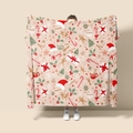 Dettaglio coperta natalizia in flanella con motivi festivi di pan di zenzero - Stile 37 (Omino di pan di zenzero e albero di Natale) / 150*180 CM