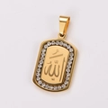 Gros plan du pendentif carré doré avec calligraphie arabe et cristaux brillants - Sans Chaîne / Or avec pierre