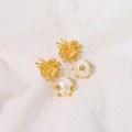 Vintage 925 silver bee stud earrings with natural freshwater pearls and crystal accents - Bee Natural Pearl Style