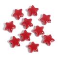 Dettaglio di perline in ceramica rossa a forma di stella con finitura lucida per gioielli - Diametro 14mm / Rosso