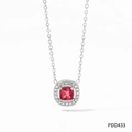 Collar de plata con colgante cuadrado de gema rosa rodeada por circonitas blancas - Color Plata Zirconia Roja (PDD433)