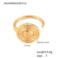 Anello aperto in acciaio inossidabile dorato con disco a cuore e trama martellata - Rilievo a Cuore - Oro