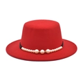 Elegante sombrero de fieltro rojo con copa plana para mujer y detalle de perlas - M (56-58cm) / Fedora Vintage Británico / Rojo