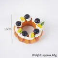 Realistisches 10cm Blaubeer-Creme-Donut-Brotmodell aus weichem PU-Schaumstoff als Deko - Blaubeere