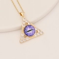 Halskette aus Kupfer mit Zirkonia-Mikropavé und violettem Augendesign im Dreiecksanhänger - Lila Augen Stil(4#)