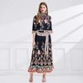 Robe longue fleurie en mousseline noire avec manches longues et ceinture assortie - S / Noir Fleurs Riches