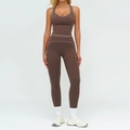Ensemble de yoga marron foncé avec bordures blanches, haut sport et legging taille haute - S / Haut Et Bas / Débardeur + Pantalon Long / Brun Chocolat Foncé